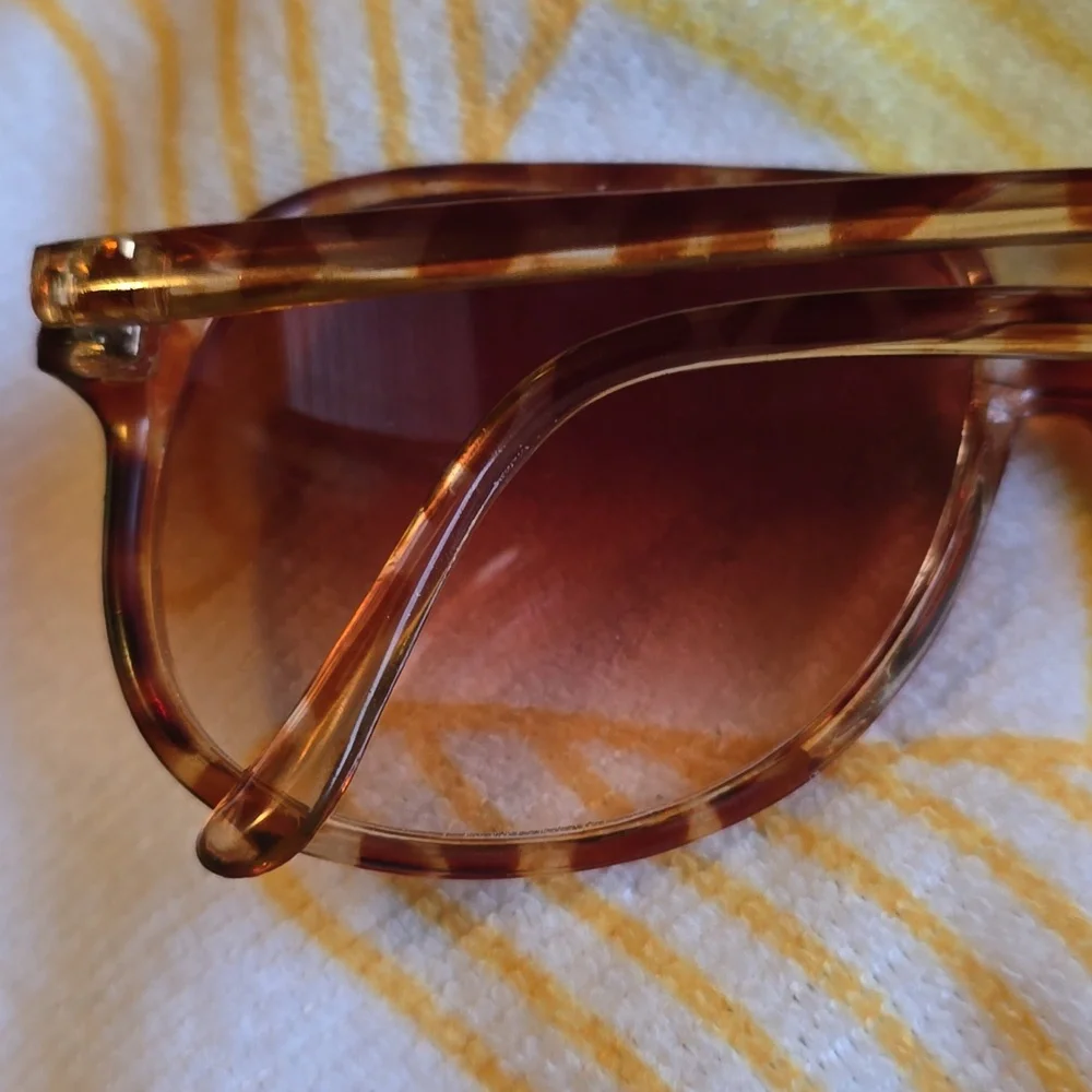 VGUC- Vintage Large Pilot Sunglasses with Gradient Lens Tortoise Frame - Picture 13 of 14